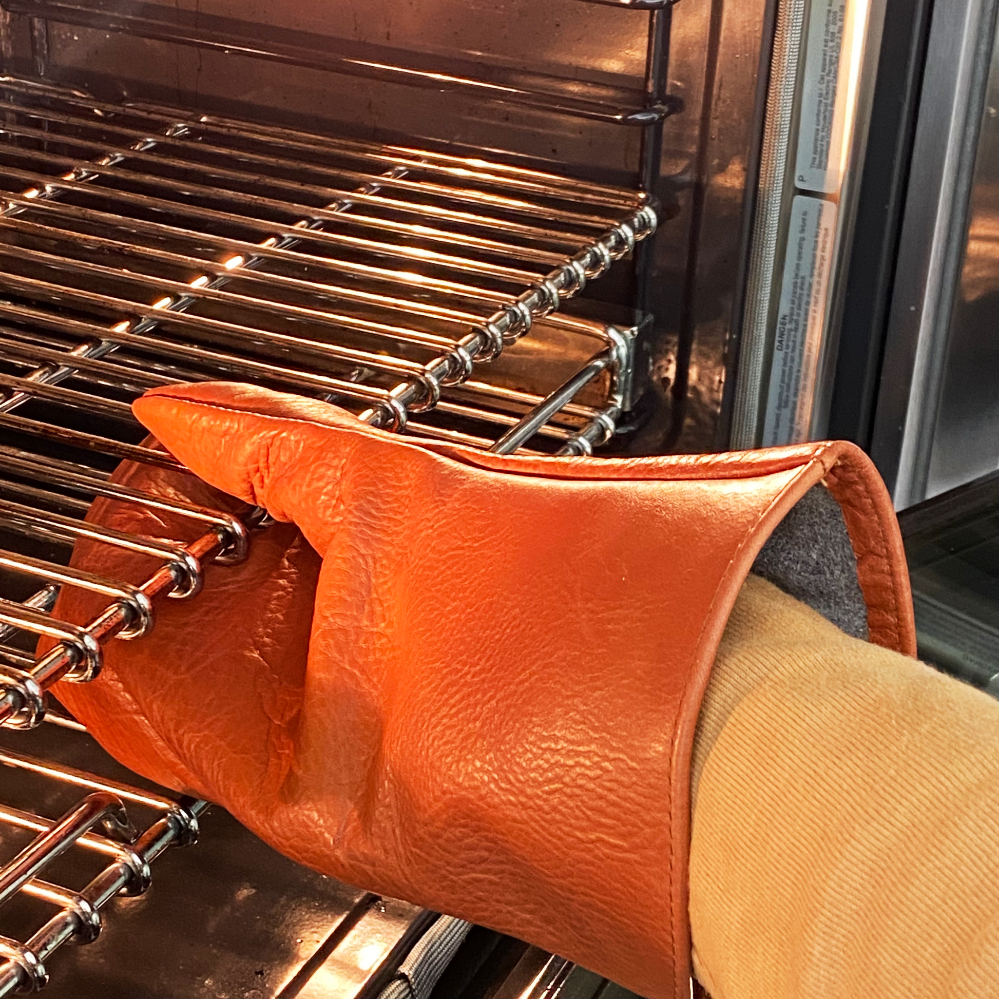 Premium Quality Buffalo Leather Oven Mitt for Use With Oven, Stove,  Fireplace or BBQ. This Luxury Leather Gift for Men is Made in Holland. 